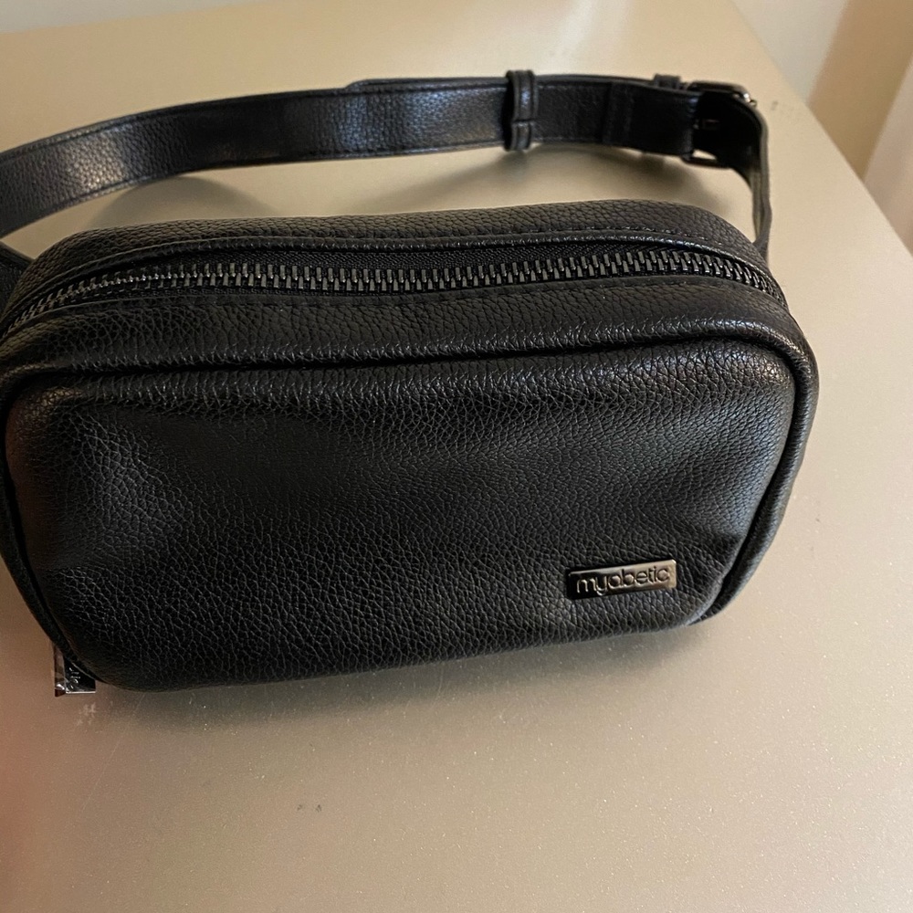 Diabetes belt bag